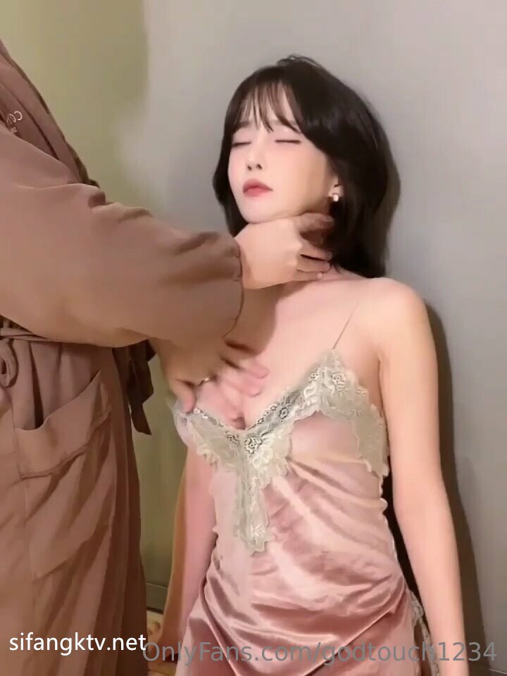 美丽动人的女孩脱光了等你呵护